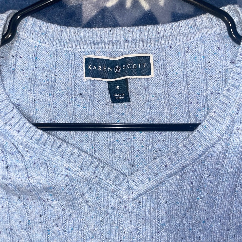 V-Neck Cable Sweater - Picture 2 of 3